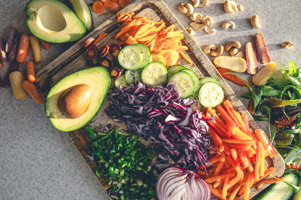 Hormone-friendly rainbow salad